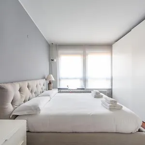 https://darsena-cozy-apt-porta-genova-m2.it-lombardy.com